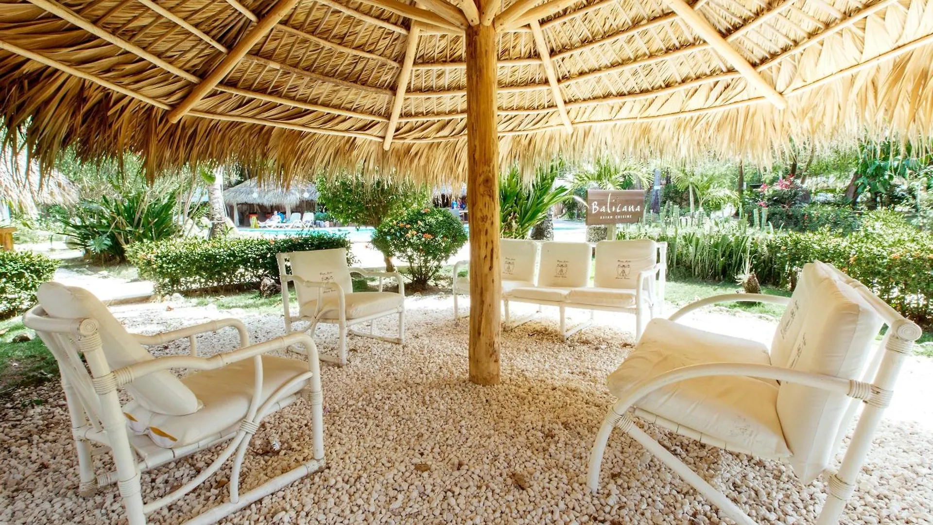 Serenara Studios And Suites - Los Corales Beach - Great Location With Many Restaurants 0*, Punta Cana