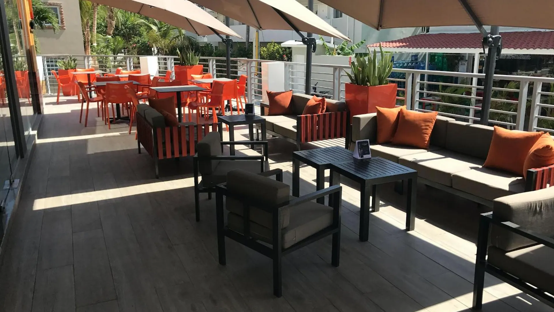 Lejlighedshotel Serenara Studios And Suites - Los Corales Beach - Great Location With Many Restaurants